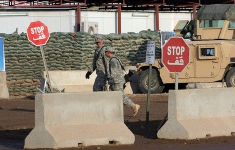 US soldiers at a vehicle check point in Iraq